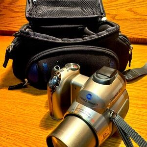 Digital camera, auto focus with multiple settings like a sports mo